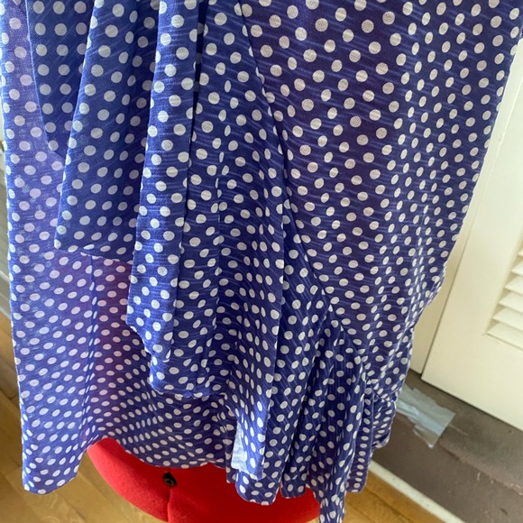 FRESH Ladies top blue and white polka dot XL Sleeveless fun top with ruffle - Picture 6 of 6